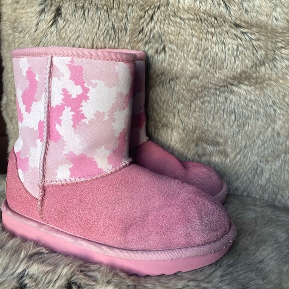 Girls Ugg Classic Mini Jagged Camo Boot Size 2 - Picture 3 of 10
